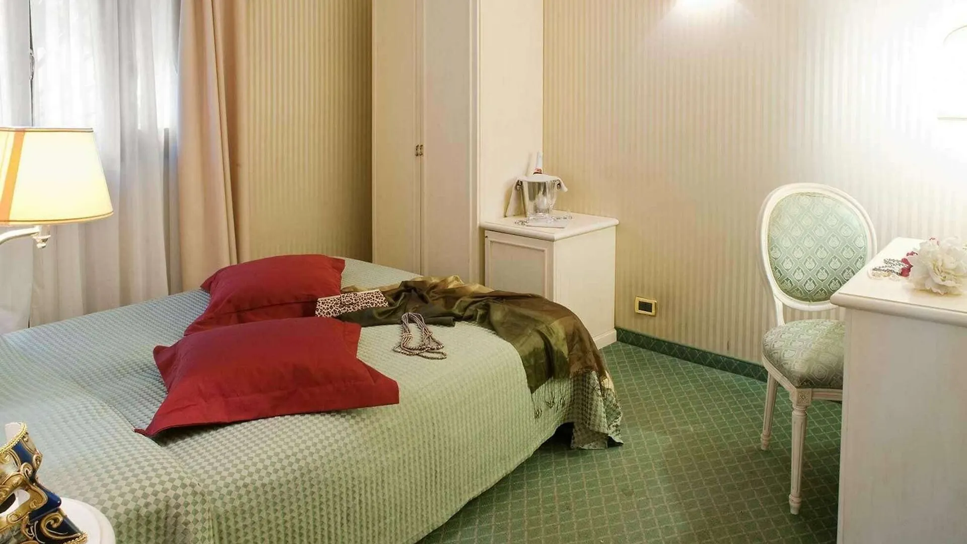 **  Hotel Hs Βενετία Ιταλία